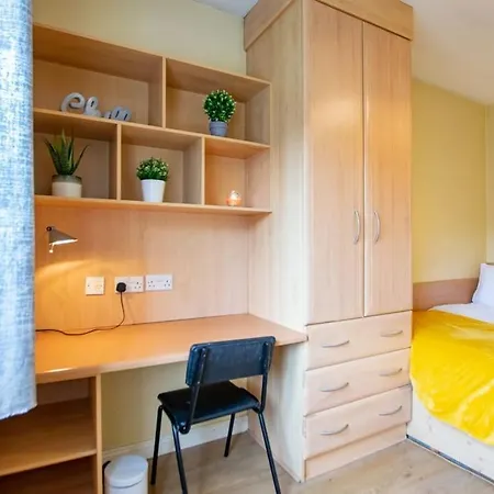Casa vacanze 22 - Superb & Spacious Duplex - Sleeps 6 - Free Parking