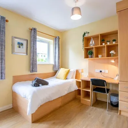 22 - Superb & Spacious Duplex - Sleeps 6 - Free Parking Casa vacanze *