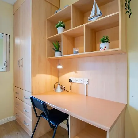 Casa vacanze 22 - Superb & Spacious Duplex - Sleeps 6 - Free Parking Galway