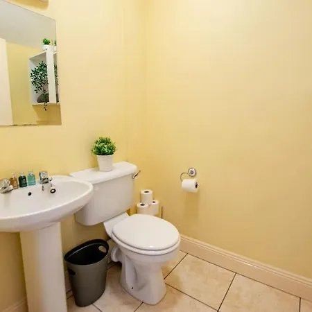 Casa vacanze 22 - Superb & Spacious Duplex - Sleeps 6 - Free Parking