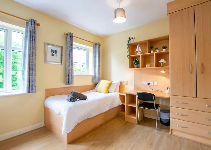 22 - Spacious Duplex By Shortstays Ferienhaus *