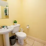 Дом отдыха 22 - Superb & Spacious Duplex - Sleeps 6 - Free Parking