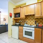 22 - Superb & Spacious Duplex - Sleeps 6 - Free Parking *