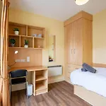 22 - Superb & Spacious Duplex - Sleeps 6 - Free Parking * Голуэй