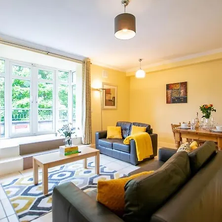 22 - Superb & Spacious Duplex - Sleeps 6 - Free Parking Hébergement de vacances *