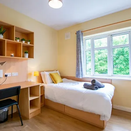 度假居 22 - Superb & Spacious Duplex - Sleeps 6 - Free Parking *