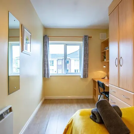 22 - Superb & Spacious Duplex - Sleeps 6 - Free Parking Hébergement de vacances *