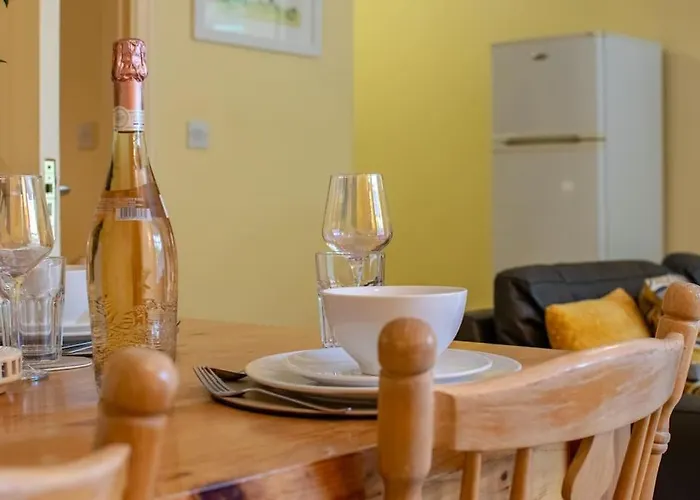 22 - Spacious Duplex By Shortstays *