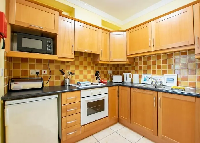 22 - Spacious Duplex By Shortstays Galway