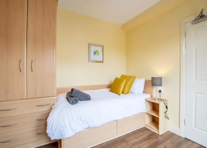 Feriehus 22 - Spacious Duplex By Shortstays Galway